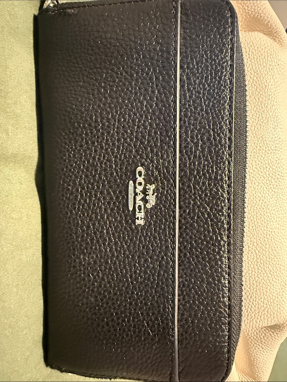 Coach Cream Leather Shoulder Bag with Black Strap and Matching Large Wallet - Picture 6 of 7